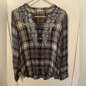 Soft surrounding button up top